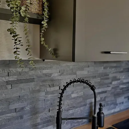 Mellie's Im Stryck Apartamento *